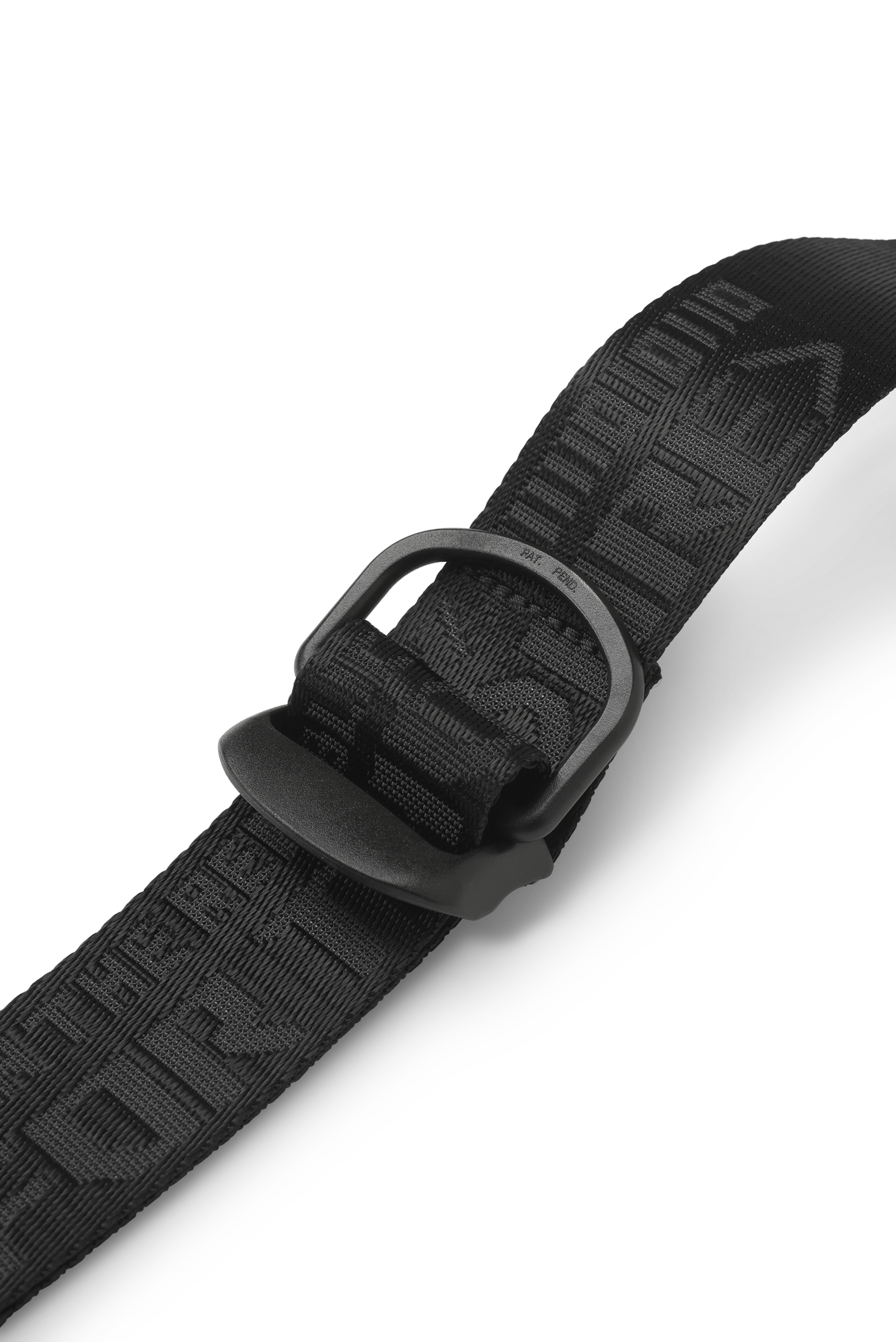 slingbag角度09_扣環近拍